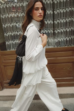 White Blusa con mangas globo fluidas
