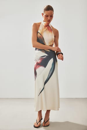 Abstract Floral Maxikleid aus Satin mit Neckholder