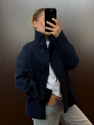 Navy Kort kåpe med høy hals