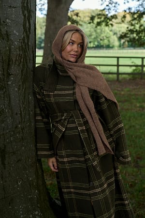 Dark Brown Halsduk med huva