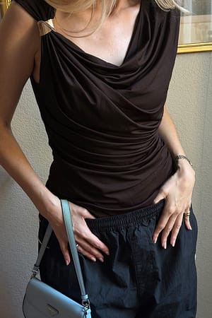Brown Haut sans manches à boucle