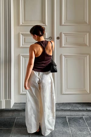 Brown Top met gedraaide achterkant