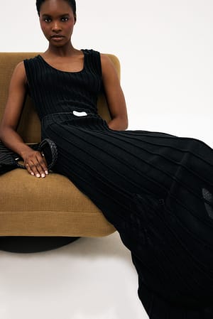 Black Vestido maxi de punto acanalado con escote redondo