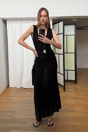 Black Ribbstickad maxiklänning med rund halsringning