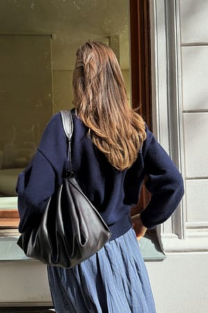 Image 2 of 6