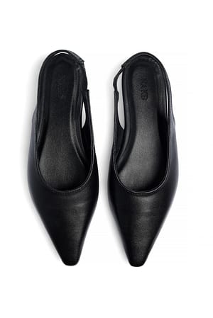 Black Bailarinas de cuero con tira trasera