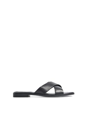 Black Slip-Ons aus Leder