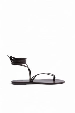 Brown Flache Sandalen mit Riemen