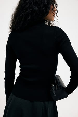 Image 2 of 6
