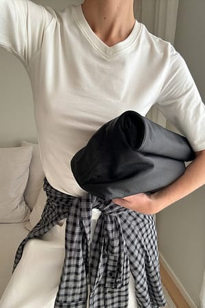 Offwhite T-skjorte med lengre ermer