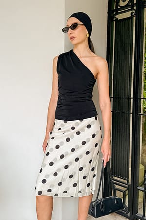 Black One-Shoulder-Top