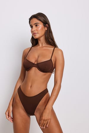 Brown Hoog uitgesneden klassiek bikinibroekje