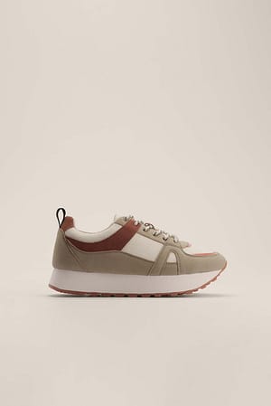 Taupe/Peach Trainingsschuhe