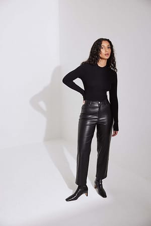 Black PU broek