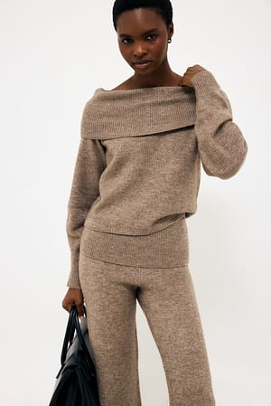 Nougat Mel Offshoulder stickad tröja