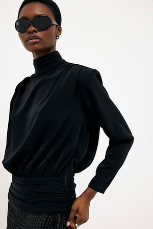 Black Blusa con espalda abierta y drapeado