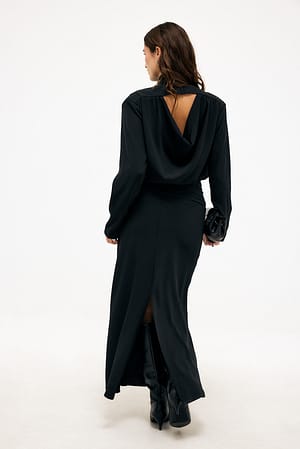 Black Maxikleid mit langen Ärmeln und offenem Rücken