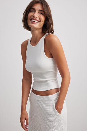 White Tanktop med åben ryg