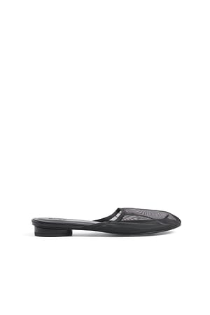 Black Slipper aus Organza