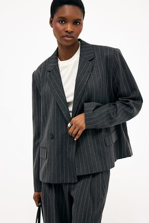Grey Melange Oversized kort blazer med nålestriber