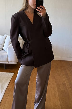 Brown Oversized blazer met strikdetail