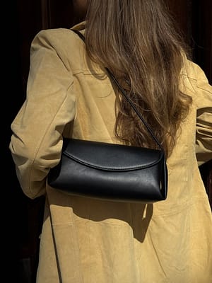 Black Overlap Fold Detail Handbag