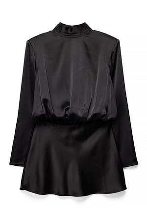 Black Satin miniklänning med ryggdetalj