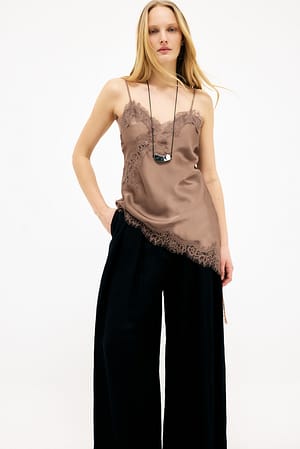Brown Scallop Lace Singlet