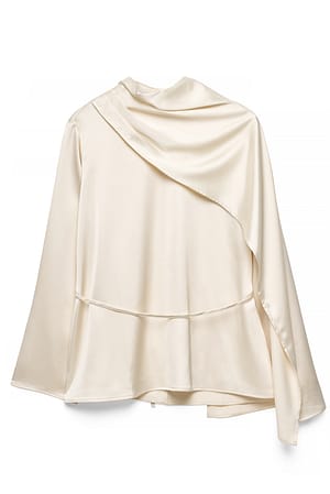 Cream Scarf Cape Satintopp