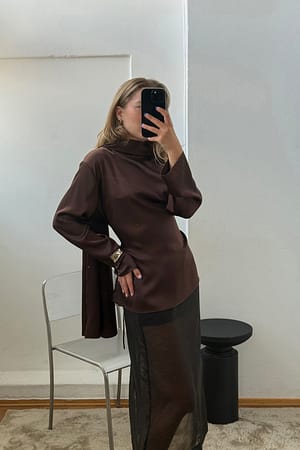 Plum Schal Cape Satinbluse