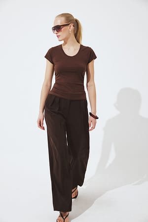 Brown T-shirt met lage ronde hals