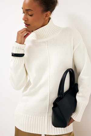Offwhite Pull en maille col roulé avec détails de couture