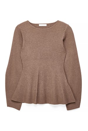 Mauve Suéter de punto con peplum detallado en las costuras