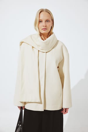 Offwhite Short Scarf Detailed Coat
