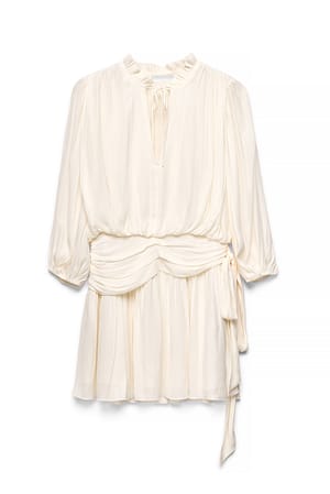 Cream Mini-jurk met korte mouwen en strikceintuur