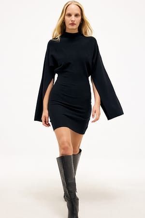 Black Strick-Minikleid mit Ärmelschlitz