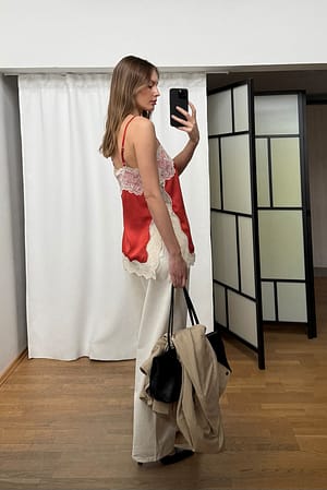 Red Spetssinglet med slitsdetalj
