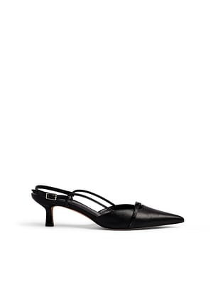 Black Pumps med stropper rundt anklene