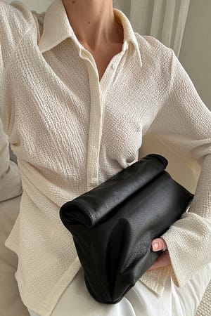 White Skjorte med struktur og krave