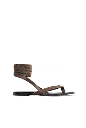 Brown Sandaler i ruskind med snøre