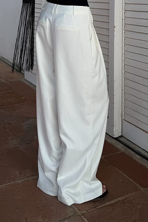 Image 2 of 7