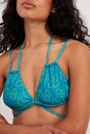 Twisted Front Triangle Bikini Top Multicolor NA-KD