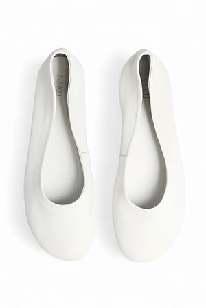 Offwhite Ballerines en cuir non doublées