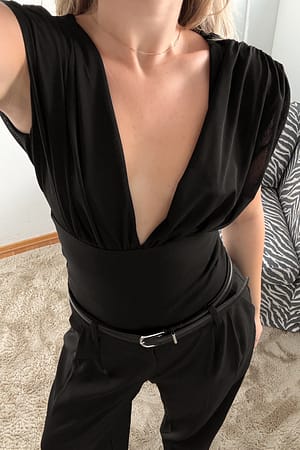 Black Top met V-hals