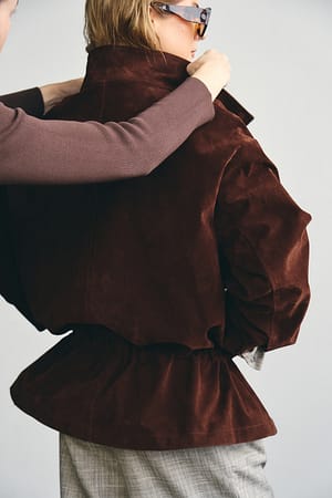 Image 2 of 7
