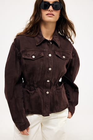 Brown Veste en jean détaillée à la taille