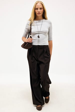 Brown weite Anzughose mit hoher Taille
