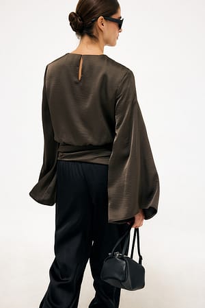 Image 2 of 6
