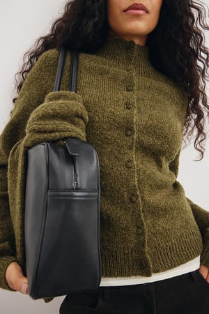 Moss Green Strickjacke mit Trichterkragen aus Wollmischung