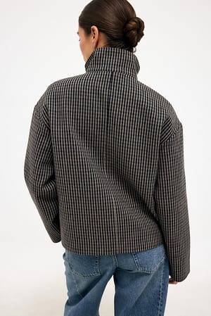 Image 2 of 6